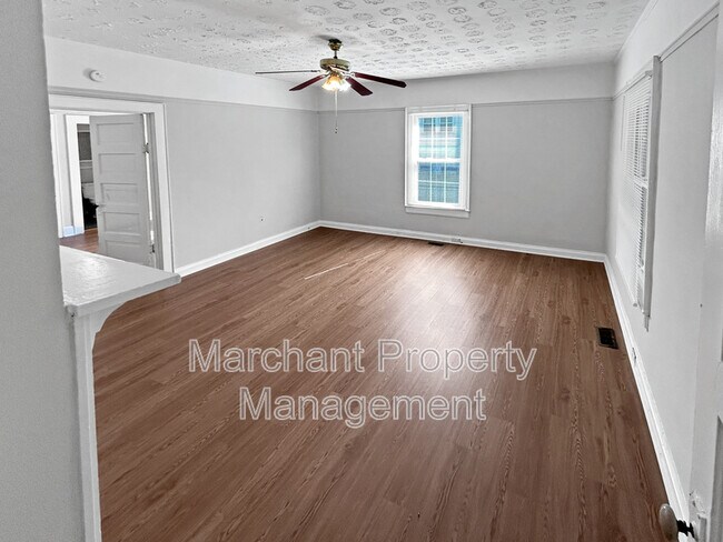 Building Photo - 24 Jones St