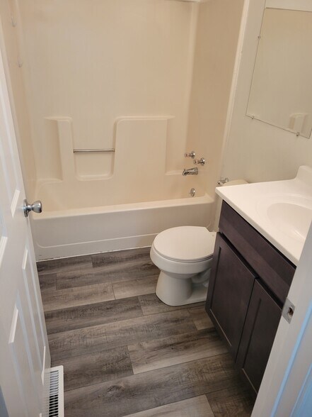 Building Photo - 21 Country Elm Mnr