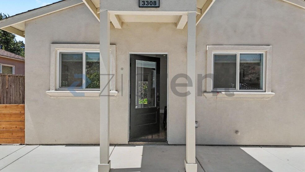 Building Photo - Unit ADU