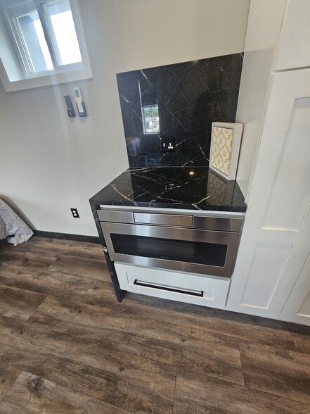 Building Photo - 223 Main St