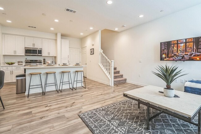 Building Photo - 2018 Barite St