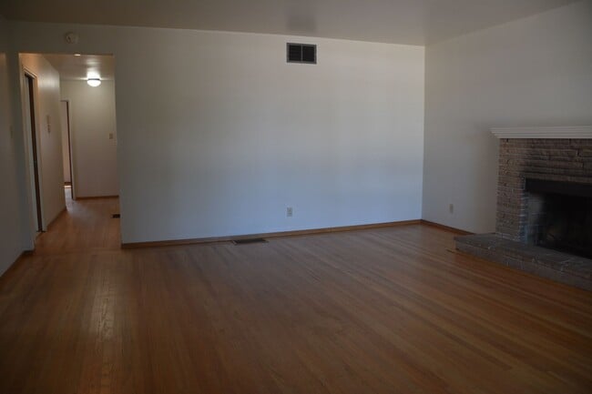 Building Photo - 3809 Lassen Dr