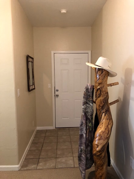 Building Photo - 2701 Midland Ave