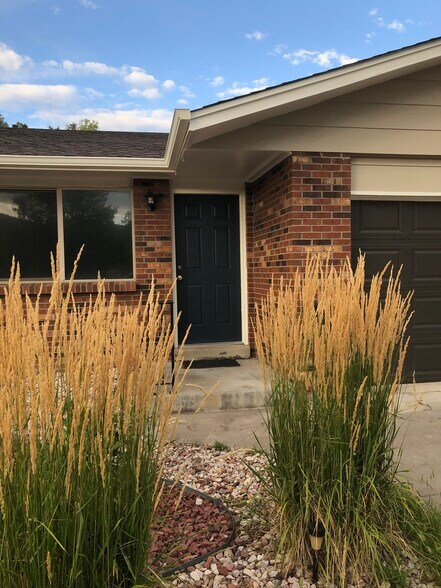 Building Photo - 828 Ulysses St