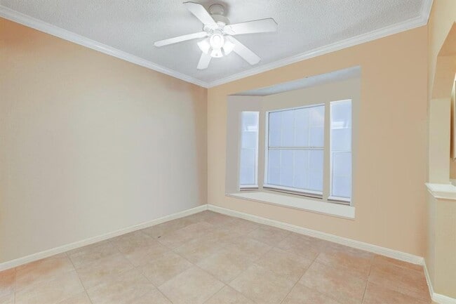 Building Photo - Heritage #108