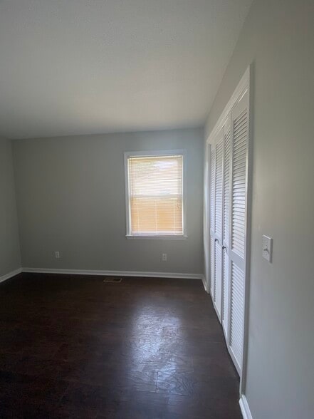 Building Photo - 1014 Buchanan Dr