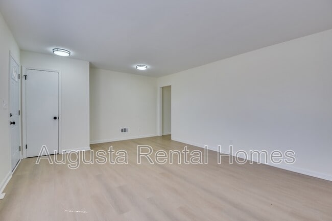 Building Photo - 2618 Providence Ct