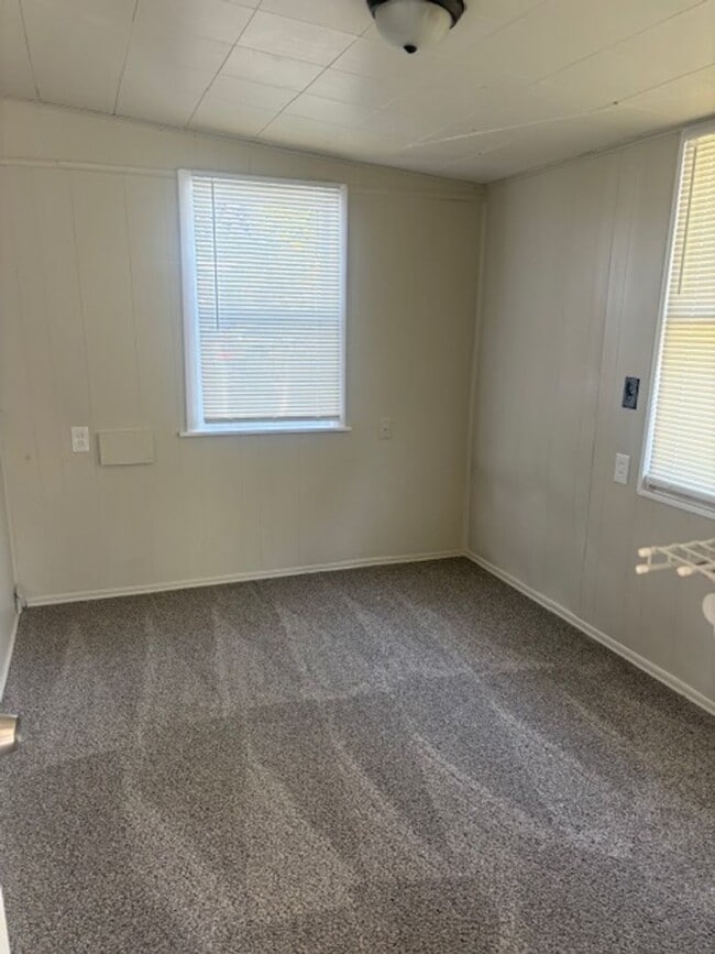 Building Photo - Check out this 3 Bedroom Ranch in Homewood...