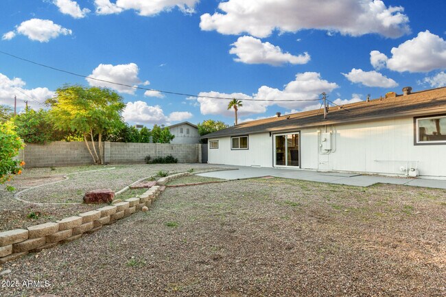 Building Photo - 6413 E Holly St