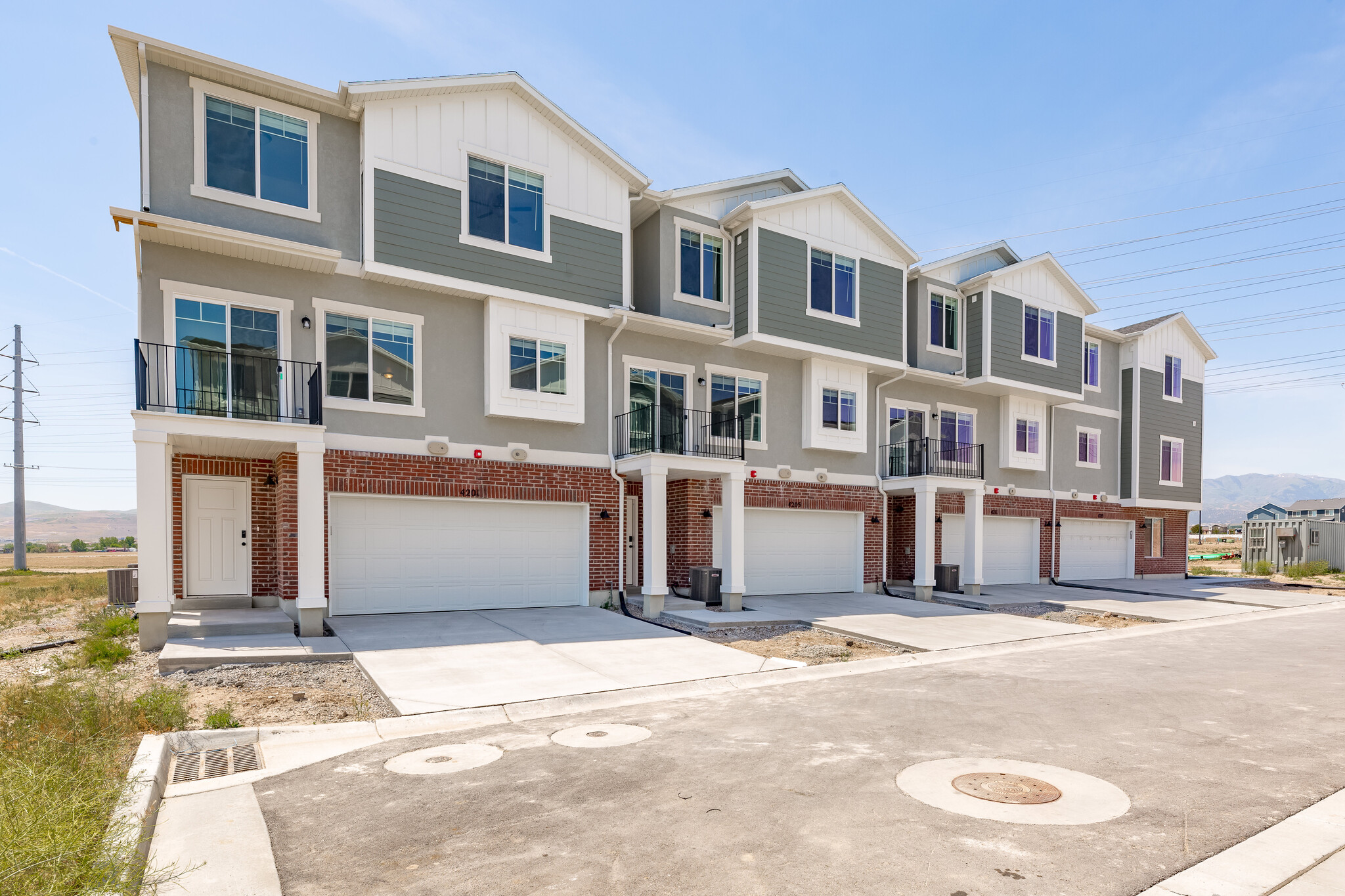 Building Photo - 4201 W Dead Horse Ct