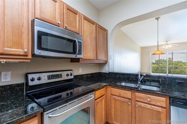 Building Photo - 3600 Oaks Clubhouse Dr