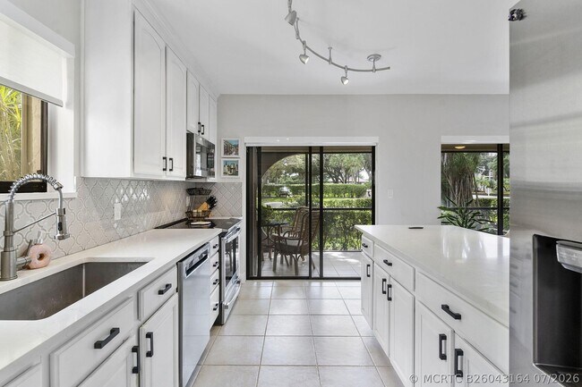 Building Photo - 6314 Longboat Ln W