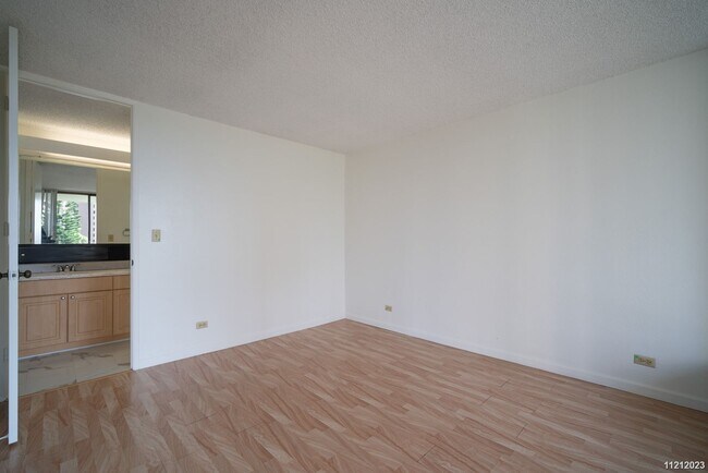 Building Photo - 1 BD/ 1 BA in Pearl One