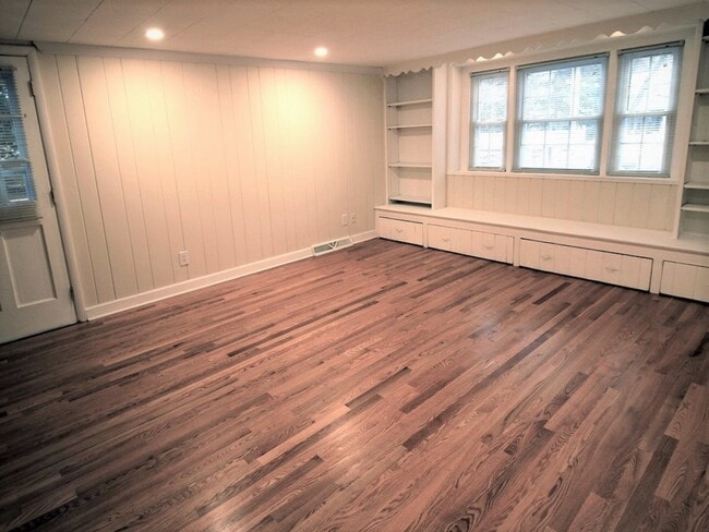 Building Photo - 4111 Paunack Ave