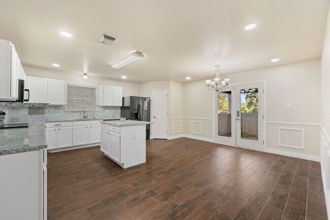 Building Photo - 7706 Mainland Woods