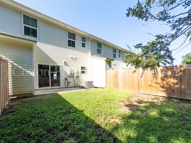 Building Photo - 9044 Laurel Bay Ln