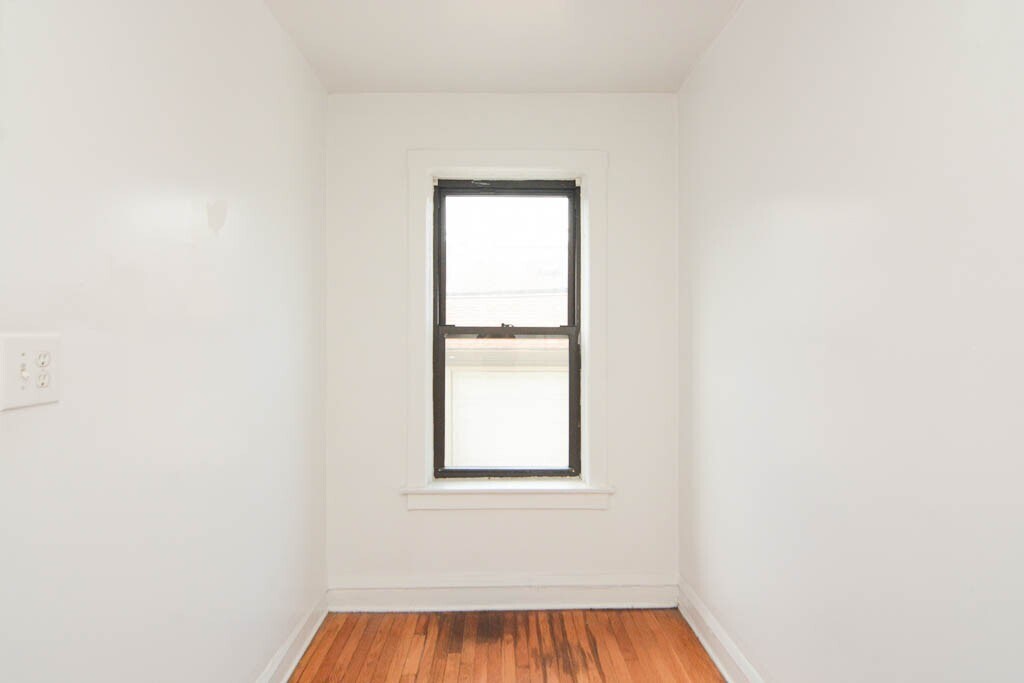 Building Photo - 3310 W Schubert Ave