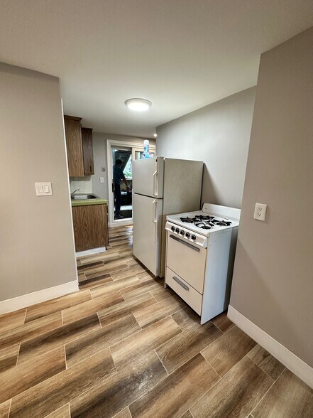 Building Photo - 108 Pearl St