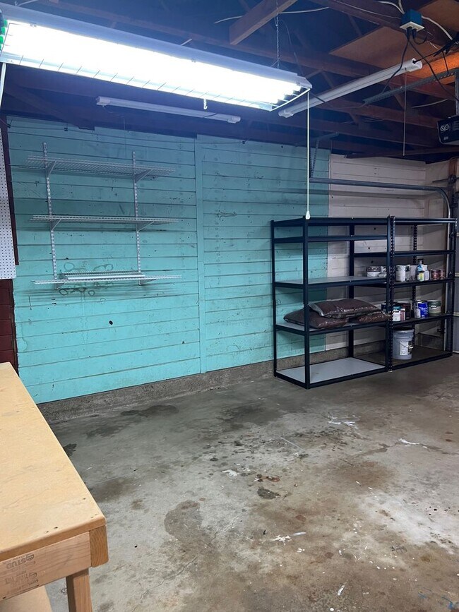 Building Photo - Rare Find!!!  Incredible 4  bedroom / 2 bath updated house in beautiful Clairemont!!!