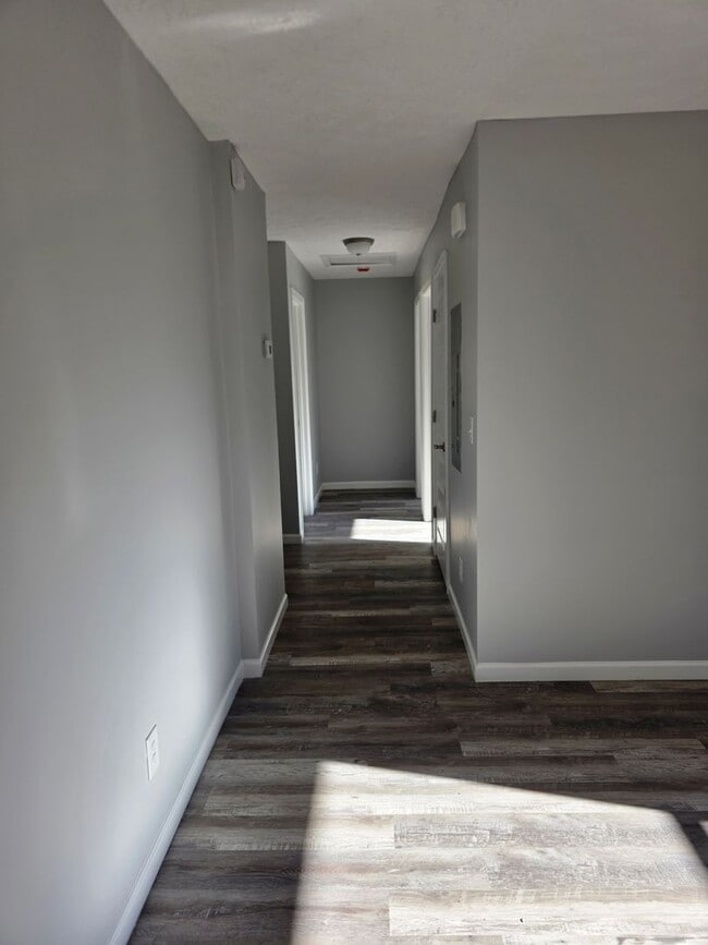 Building Photo - Ragland