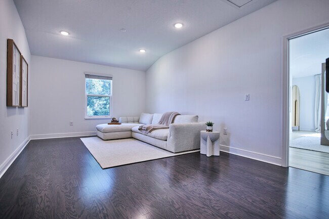 Building Photo - 4028 Via Sienna Cir