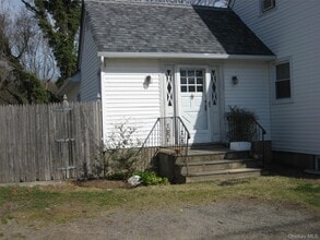 Building Photo - 117 Blydenburgh Ave