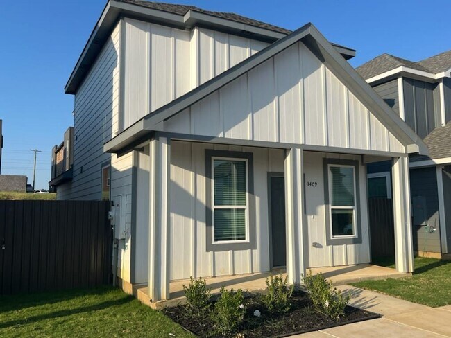 Building Photo - 3409 Valley Vista Dr