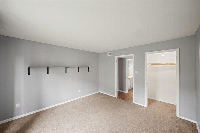 Building Photo - 8517 Hearth Dr