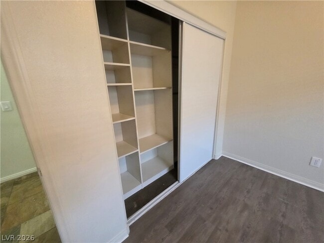 Building Photo - 9338 Wilderness Glen Ave