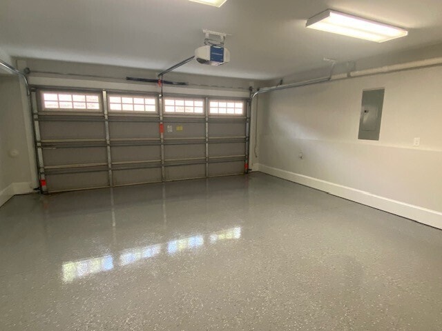 Building Photo - 2 Bedroom 3.5 Bath