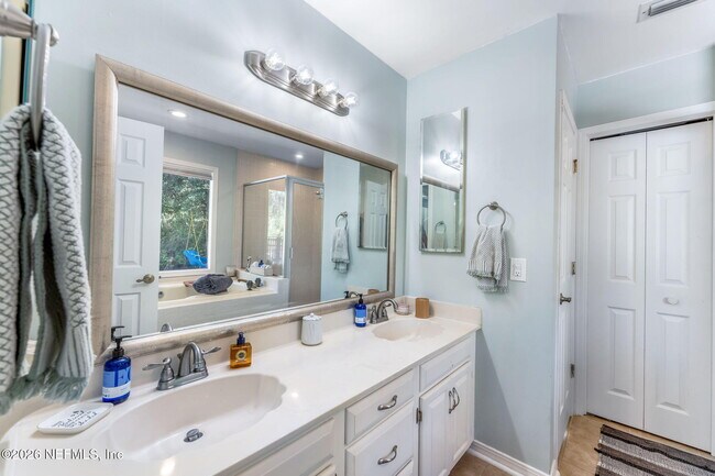 Building Photo - 4340 Blue Heron Dr