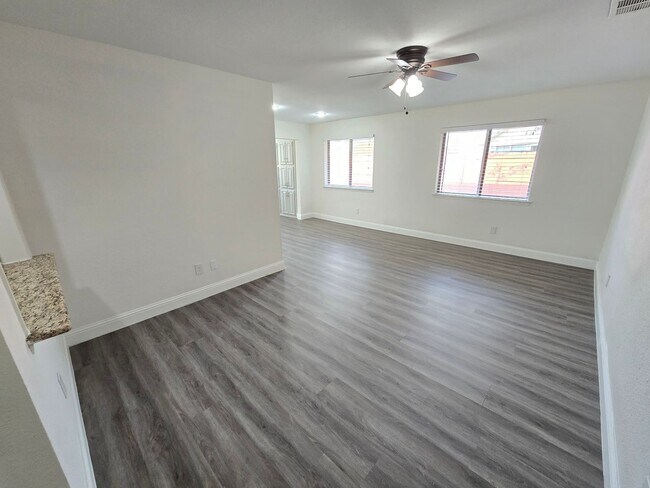 Building Photo - Updated, Energy Efficient 4 Bedroom 2 Bath Home in Golf Course Community