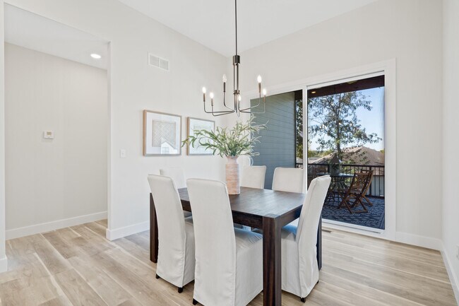 Building Photo - 5201 Buttercup Dr