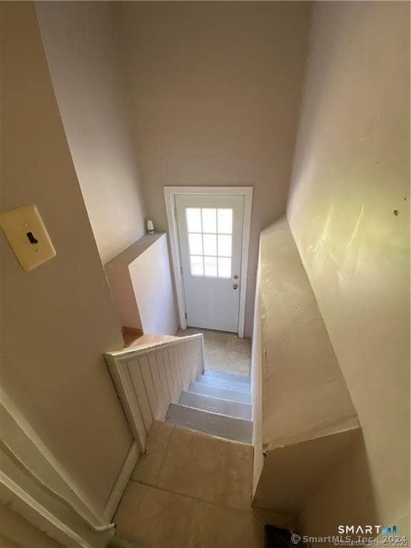 Building Photo - 114 Nooks Hill Rd