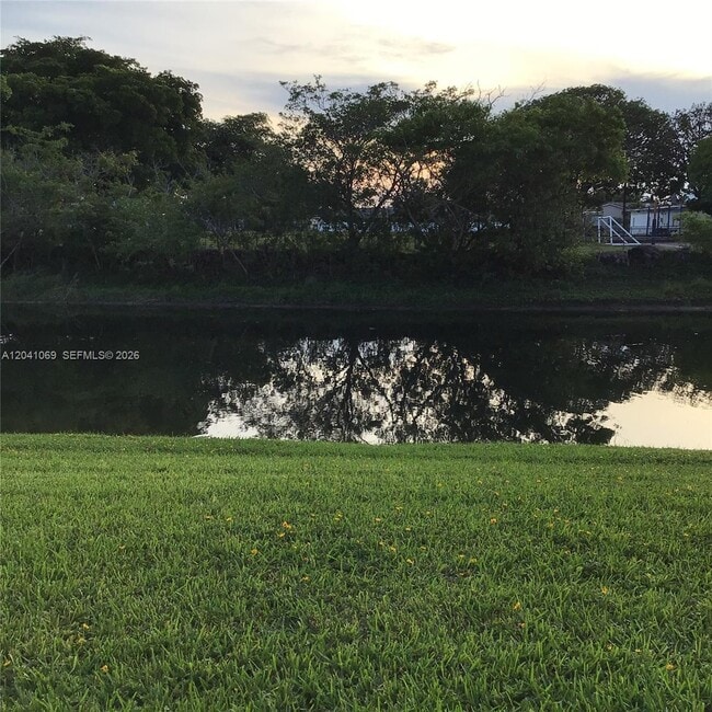 Building Photo - 6870 Royal Palm Blvd