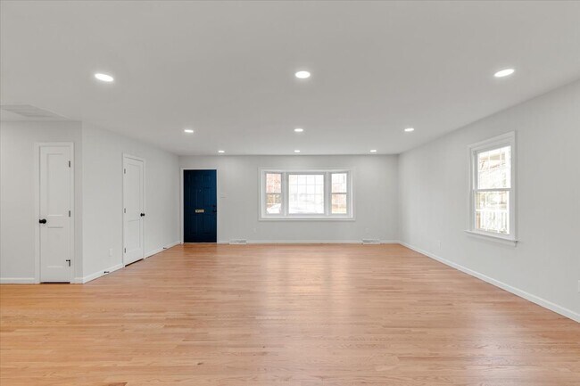 Building Photo - 2910 Fendall Ave