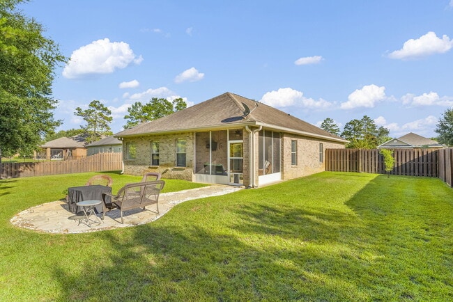 Building Photo - 526 Camellia Ct