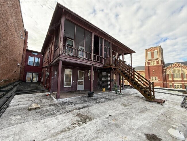 Building Photo - 44 W High St