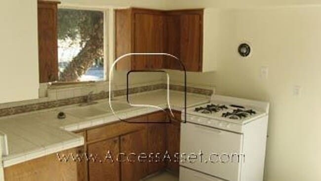 Building Photo - Cozy 2 Bed/1 Bath Home in Lake Elsinore!