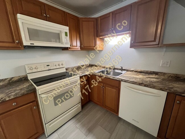 Building Photo - 3 Bedroom, 1 Bath Home in Spring Grove School District with Brand new LVP Flooring