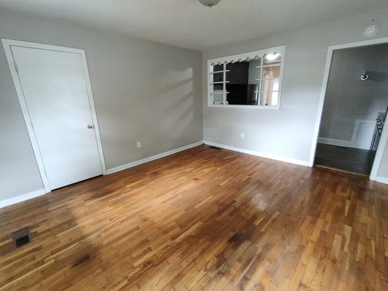 Building Photo - 809 Cline St