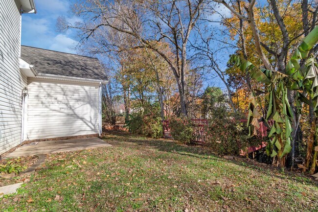 Building Photo - Charming 3 bed 2.5 bath Home in Huntersville!