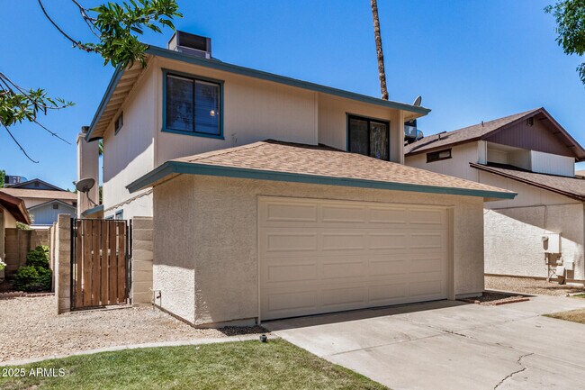 Building Photo - 10023 W Sells Dr