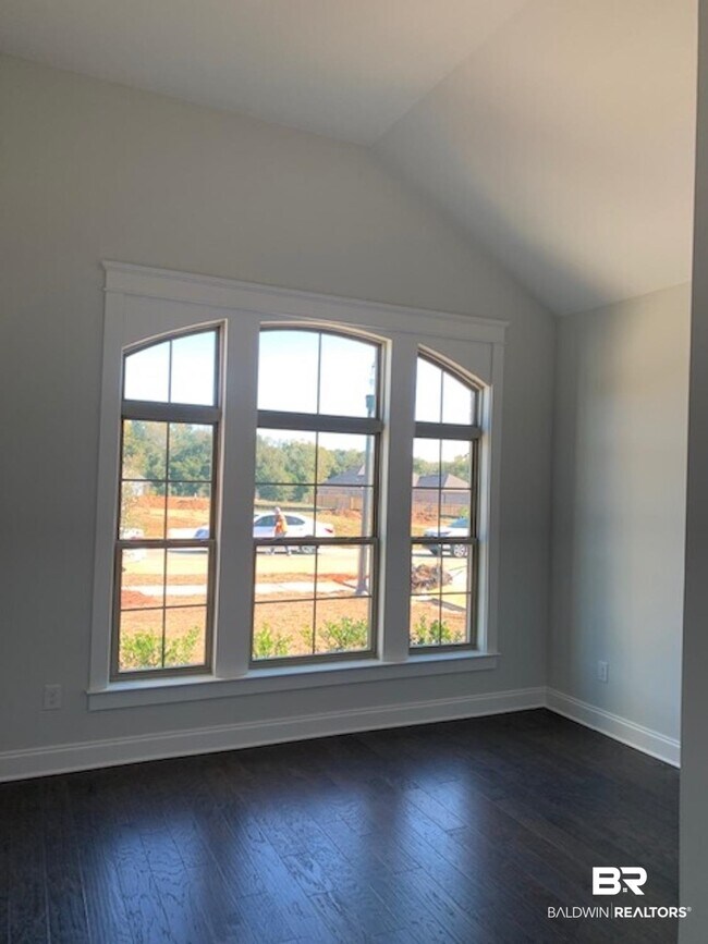 Building Photo - 916 Charleston Loop