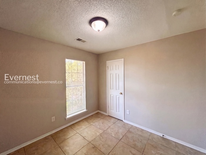 Building Photo - 6585 Fairwood Cove