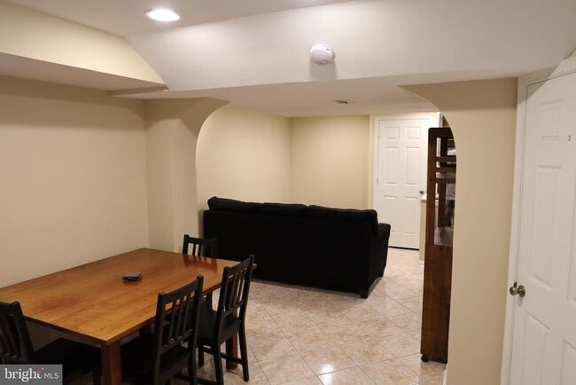 Building Photo - 11202 Troy Rd