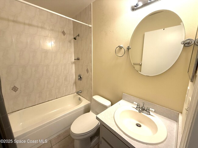 Building Photo - 1116 Glancy Ave NW