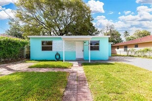 Building Photo - 2210 NW 5th St