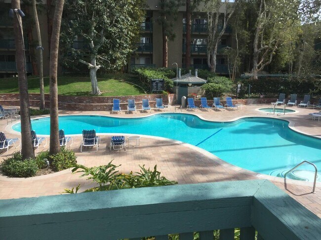 Heated Pool - 448 N Bellflower Blvd