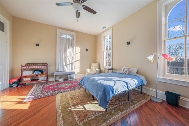 Building Photo - Historic, Character-Rich House - 3 Bed, 3 Bath (2 Full, 2 Half)